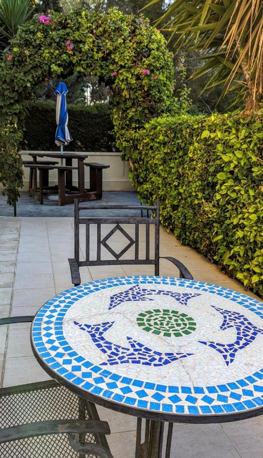 Stylish Garden Apartment At Paphos Harbour Esterno foto
