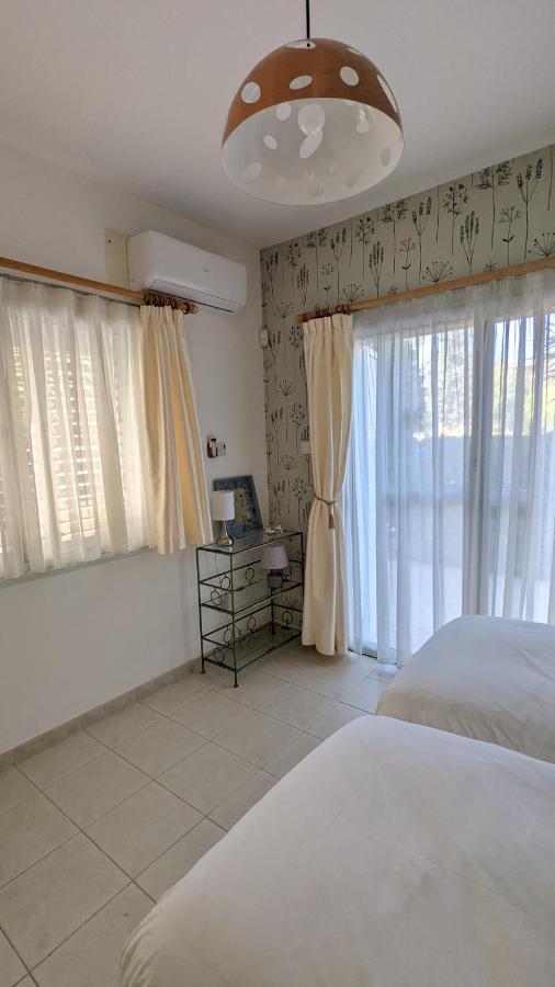 Stylish Garden Apartment At Paphos Harbour Esterno foto