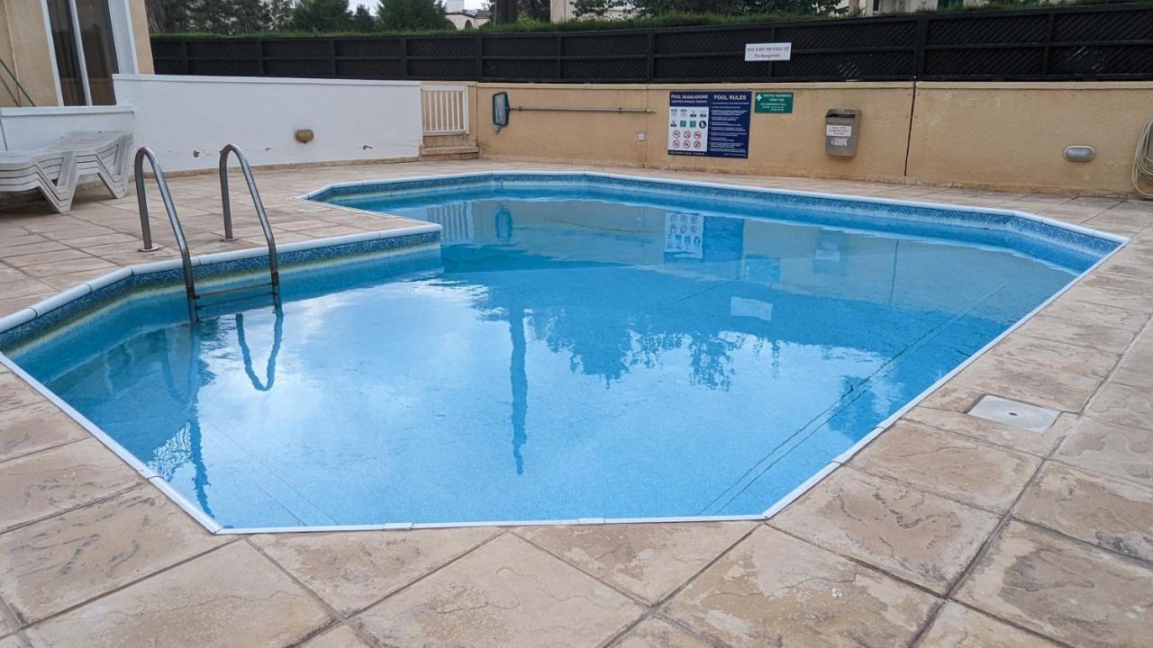 Stylish Garden Apartment At Paphos Harbour Esterno foto