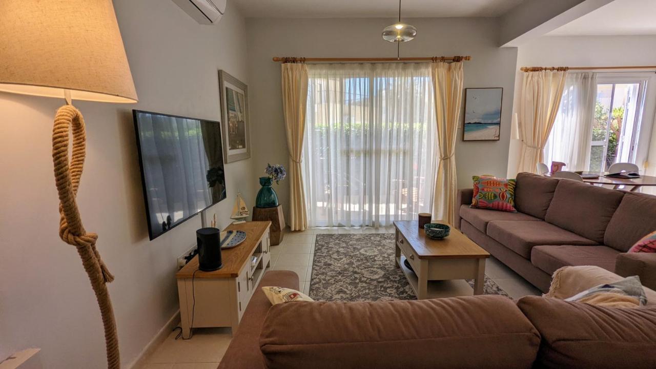 Stylish Garden Apartment At Paphos Harbour Esterno foto