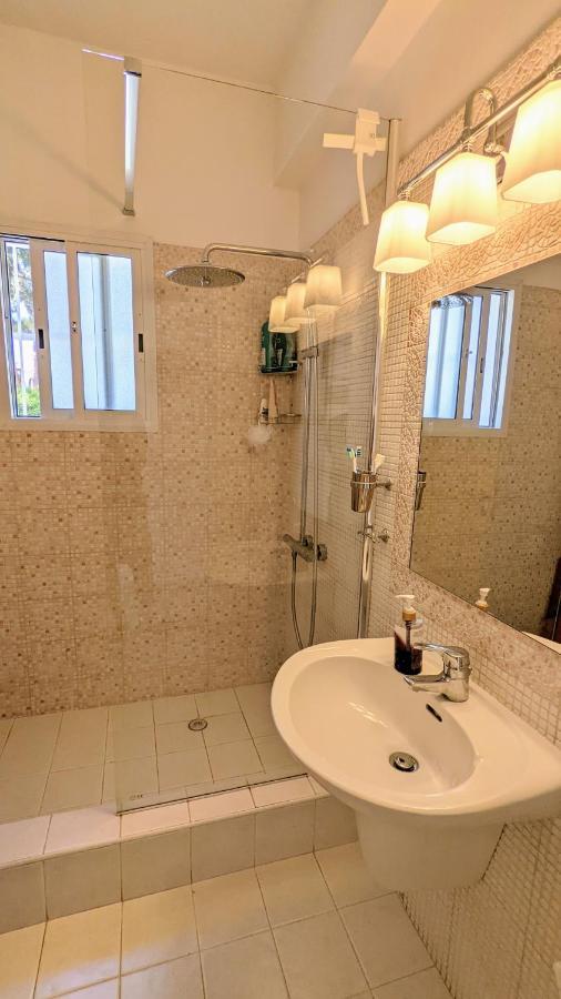 Stylish Garden Apartment At Paphos Harbour Esterno foto