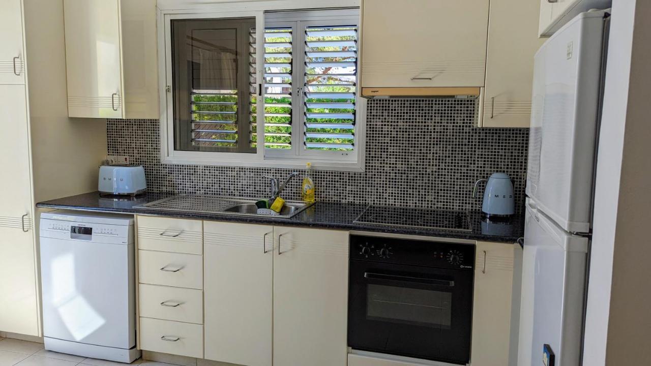 Stylish Garden Apartment At Paphos Harbour Esterno foto